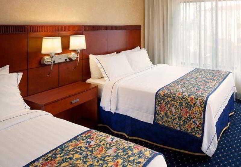 Courtyard Dayton South Mall Miamisburg Room photo