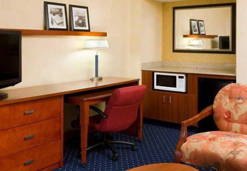 Courtyard Dayton South Mall Miamisburg Room photo